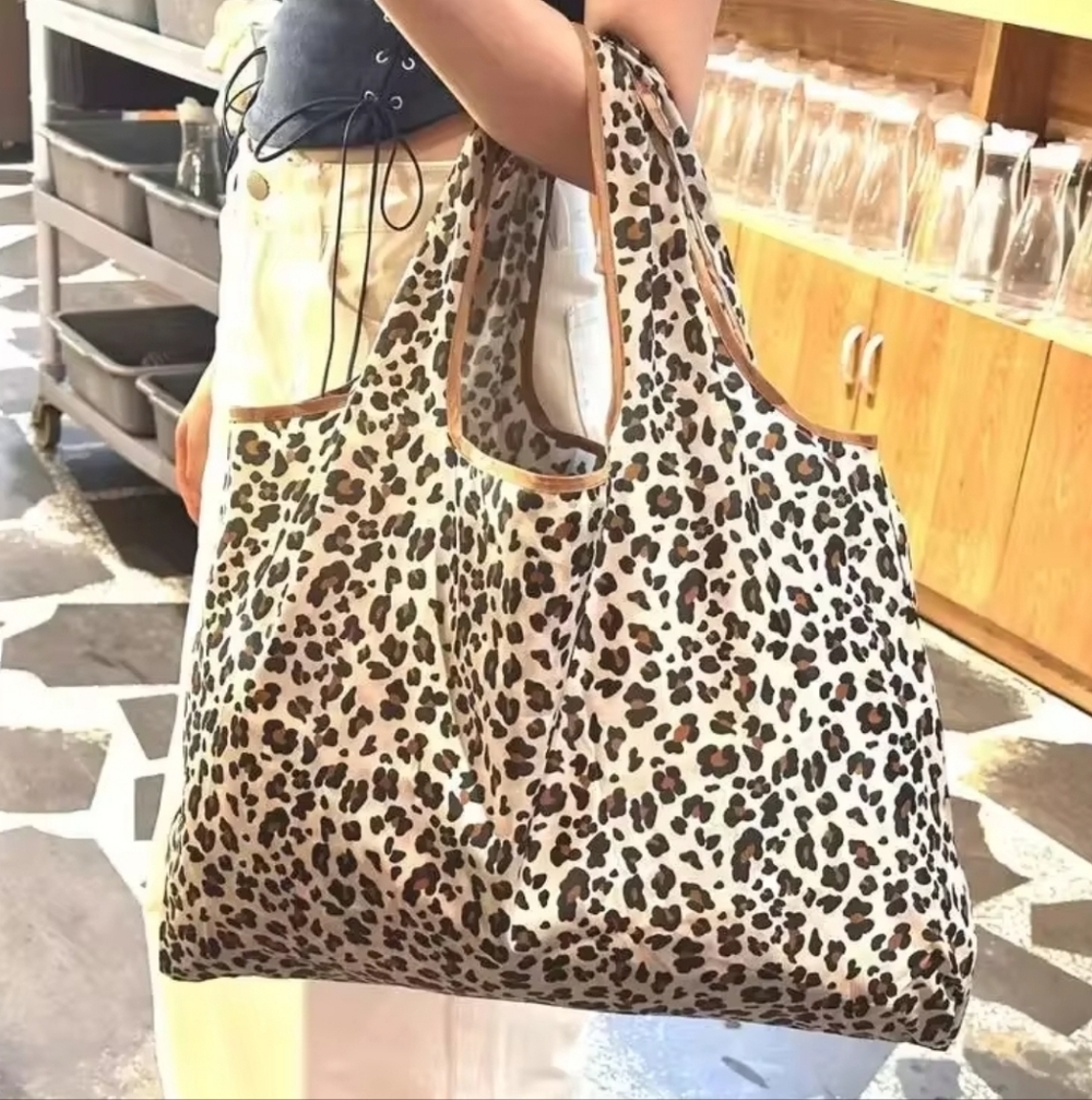 Leopard Print Tote Shopper Bag - Picture 2 of 4